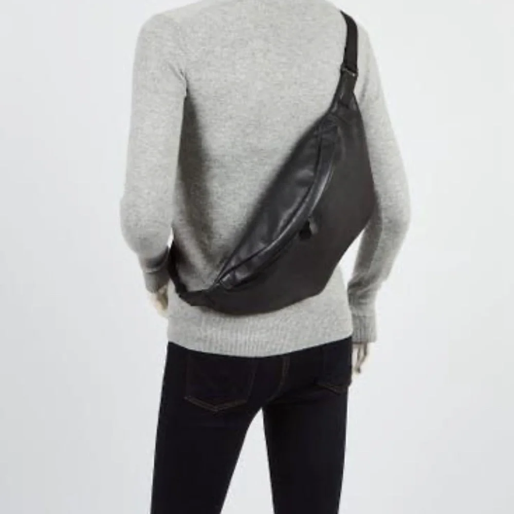 SOLD***Authentic LOUIS VUITTON Monogram Shadow Leather Discovery Bum/Waist Bag - Picture 4 of 15